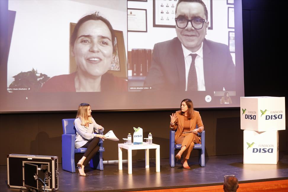 Sara Mateos, María Roimero, Marta Dávila y Alfredo Abdías.JPG